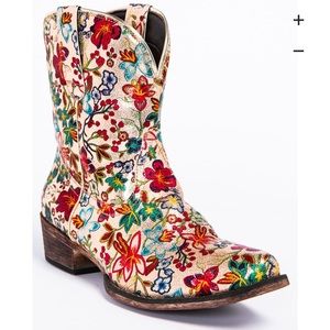 Roper Women's Ingrid Floral Western Booties - Snip Toe
